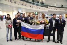 Сборные России с триумфом вернулись из греческого Крита в Москву