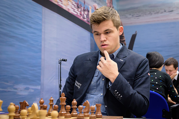 Магнус Карлсен выигрывает третью партию подряд в Вейк-ан-Зее (фото А. Л'Ами)