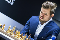 Магнус Карлсен вышел в финал супертурнира Legends fo Chess
