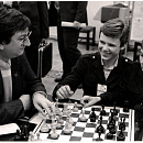 В пресс-центре Реймонд Кин с юными шахматистами 