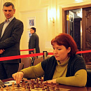Алиса Галлямова, на заднем плане - Виорел Бологан