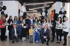 Шахматисты Башкортостана поздравляют женщин