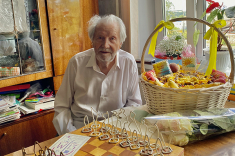 Шахматы из проволоки и 100-летний юбилей