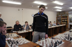 Борис Савченко провел сеанс с кимрскими шахматистами 