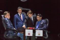 Первая партия матча Ананд - Карлсен завершилась вничью