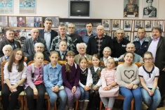 Сборная юных шахматисток Тюменской области сразилась с командой ветеранов