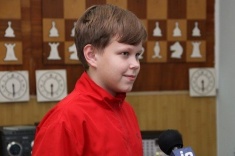 14-летний Владислав Артемьев лидирует в турнире "Юных звезд"