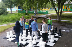 В Приморском крае проходит спортивно-оздоровительная смена для юных шахматистов