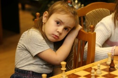 Фотоконкурс "Женщины и шахматы" продлен до 1 мая