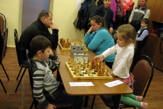 В Калуге прошел турнир «Папа, мама, я – шахматная семья»
