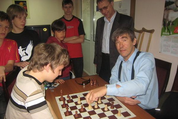 Андрей Ободчук работает тренером в Ханты-Мансийске