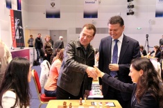 Dmitry Medvedev visits the World Championship venue
