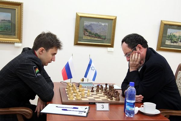 Встреча россиянина и Бориса Гельфанда закончилась ничьей ( фото А. Карлович)