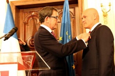 Russian TV Shows Ceremony Of Andrey Filatov Receiving The Legion Of Honor Order