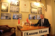 Director of Château La Grâce Dieu des Prieurs Laurent Prosperi Visits Central Chess Club in Moscow