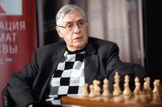 На вопросы студии Moscow Online Chess ответил Александр Бах