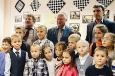 Анатолий Карпов побывал в тюменском шахматном центре своего имени