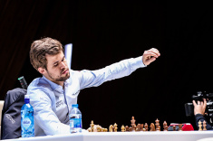 Magnus Carlsen Takes the Lead in Online Tournament Named After Him