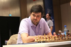Peter Svidler Wins his First Game in Round 4