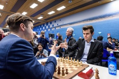 Магнус Карлсен и Аниш Гири лидируют на главном турнире в Вейк-ан-Зее