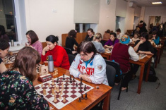 Шахматистки приглашаются на праздничный турнир