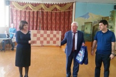 Джакай Джакаев поздравил коллектив школы № 18 Махачкалы с Днем учителя