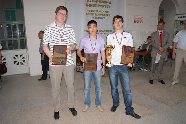 Победители - Владимир Малахов, Санан Сюгиров и Дмитрий Андрейкин