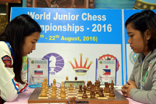 Динара Дорджиева лидирует на чемпионате мира среди юниорок (фото официального сайта)