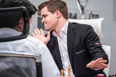 Магнус Карлсен ведет в матче по шахматам Фишера против Хикару Накамуры со счетом 9:7