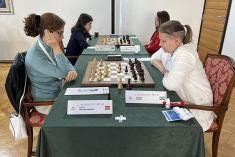 На женском чемпионате Европы сыграно восемь туров