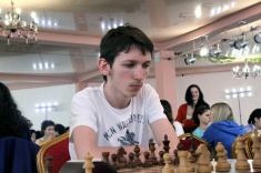 Григорий Опарин сохраняет лидерство в чемпионате России до 21