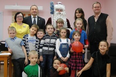 В Новокузнецке провели рождественский турнир "Шахматная семья"