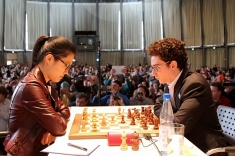 Хоу Ифань и Аркадий Найдич начали с побед Grenke Chess Classic 