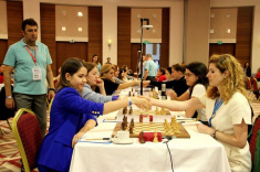 Alina Kashlinskaya and Pauline Guichard Lead European Women's Championship 