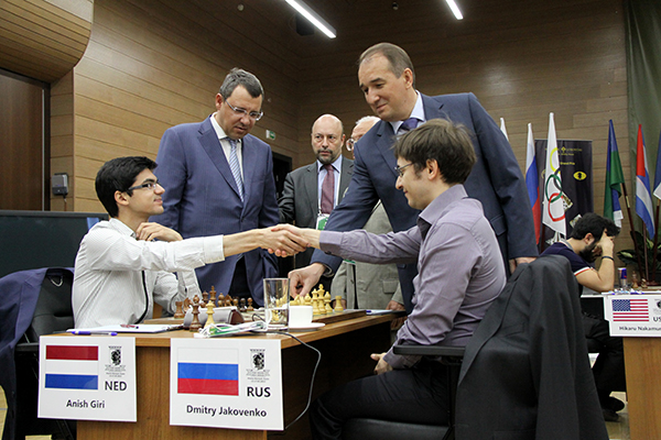 Deputy Governor of Ugra Alexey Putin makes honorary first move of the tournament