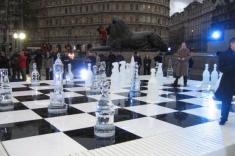 В центре Нью-Йорка появились ледяные шахматы