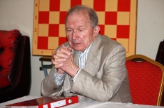 Honored Trainer of USSR Alexander Nikitin Lectures in Loo