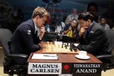 Магнус Карлсен побеждает в пятой партии матча