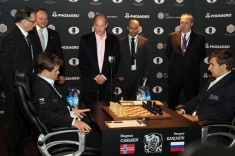 Первая партия матча М. Карлсен - С. Карякин завершилась вничью