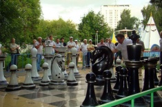 Шахматисты Набережных Челнов сыграли показательную партию живыми фигурами