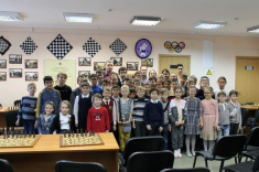 Гроссмейстер Даниил Юффа провел мастер-класс с юными тюменскими шахматистами