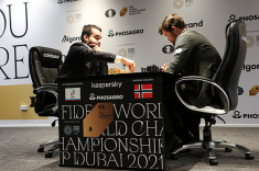 Ian Nepomniachtchi and Magnus Carlsen Draw Game Five in Dubai