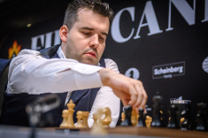 Ian Nepomniachtchi Becomes One of Candidates Tournament's Leaders