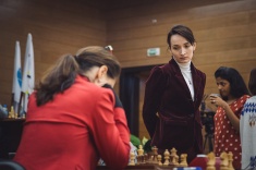 Third Round of Women's World Championship Begins 