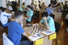 Рейтинг-фавориты стартовали с побед в Калининграде