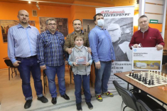 Фаррух Амонатов стал победителем блицтурнира на призы газеты 