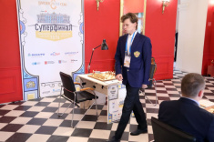 Vladislav Artemiev Pulls Ahead in Russian Championship Superfinal