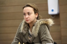 Антуанета Стефанова начала полуфинал с победы