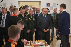 Владимир Путин посетил Санкт-Петербургское суворовское военное училище