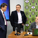 Кирсан Илюмжинов беседует с комментаторами Сергеем Рублевским и Сергеем Шиповым